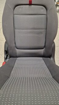 Alhambra Sharan detska sedacka - 2