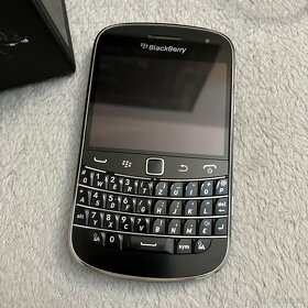 Predám mobil BlackBerry Bold 9900 Charcoal - 2