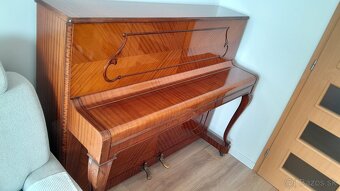 Pianíno (klavír)  - Petrof  Chippendale. - 2