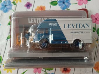 1:43 Renault ,dioráma - 2