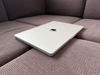 MacBook Pro 16 inch M1 2021 silver - 2