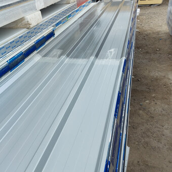 Sendvičové panely s PIR III TRIEDA - 2