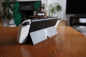 Predám Nintendo Switch Oled + SanDisk microSDXC 512GB Extrem - 2