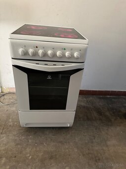 Elektricky sporak INDESIT - 2
