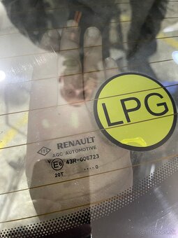 Dacia duster 2017+ zadné okno - 2