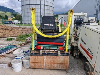 Vibračný cestný valec - 2