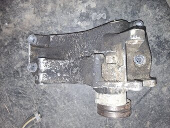 Drziak felicia 1.6 - 2