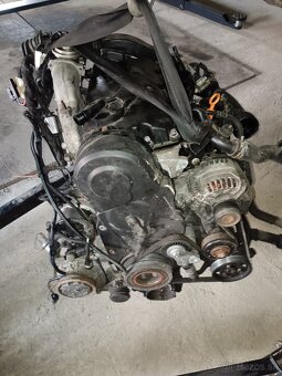 Motor 1.9 tdi PD 96kw AWX - 2