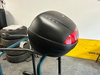 Topcase Givi s nosicom na Honda CB600 Hornet - 2