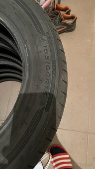 Dunlop 185/65 r15 - 2