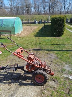 Predam malotraktorz vlečkou MF70 - 2