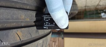 Predám letné pneumatiky 215/50 R17 - 2