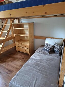 Poschodová posteľ Ráchel s policovými schodmi a skrinkou - 2