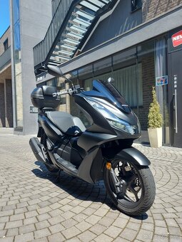 Honda PCX 125, r.v. 2022, TOP stav, iba 2053 km - 2