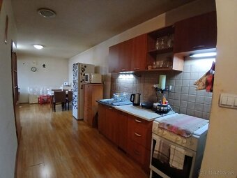 NA PREDAJ 2-izbový byt Hlohovec s parkovacím miestom - 2