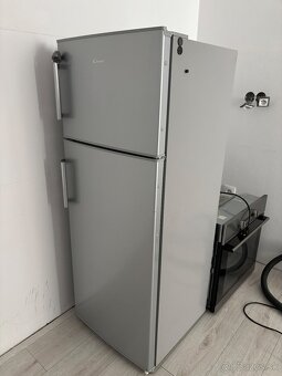 Predam 2 rocnu chladnicku s mraznickou - 2