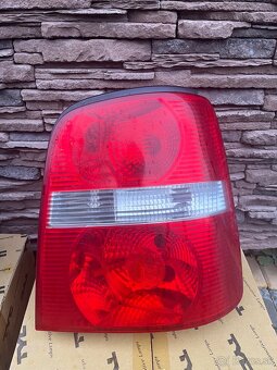 Zadné svetlá VW Touran (2003–2006) - 2