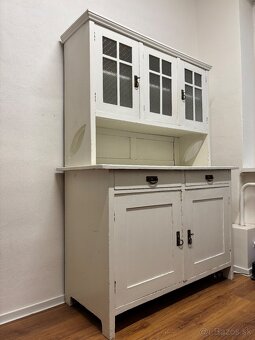 Starožitný príborník - 2