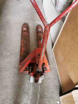 Paletový vozík paleťák - 2