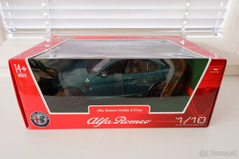 Alfa Romeo Giulia GTA  1:18 Bburago - 2