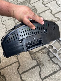 Passat b6 budíky + dekor - 2