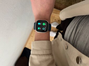 Fitbit Versa 3 - 2