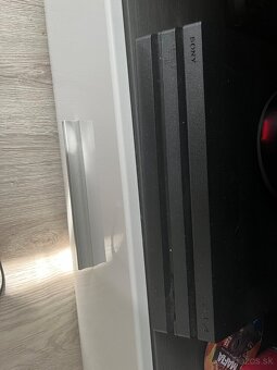 Predám ps4 - 2
