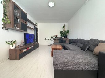 Na predaj: 3 izbový byt + BALKON + ŠPAJZA - 2