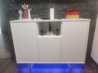 Moderná biela obývacia zostava s podsvietením - 2