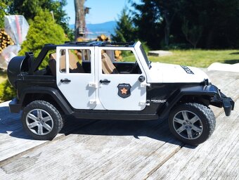 Bruder kôň, prepravník, policajné auto - 2