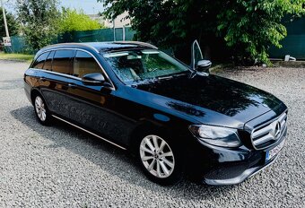 Mercedes E200 - 2