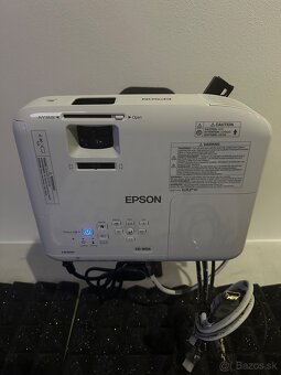 Predám projektor Epson EB-W06 - 2