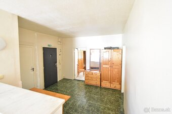 Pezinok:Ponúkame priestranný 3 izbový byt , Svätoplukova ul. - 2