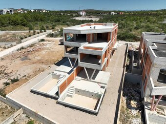 CHORVÁTSKO - Apartmány v tichej časti (S1) - VODICE, ŠIBENIK - 2