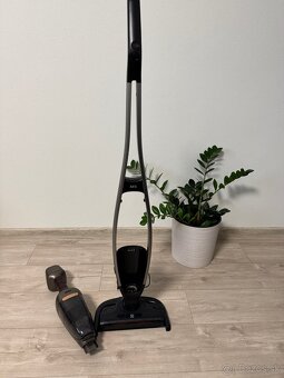 Predám tyčový vysávač AEG Pure Q9 - 2