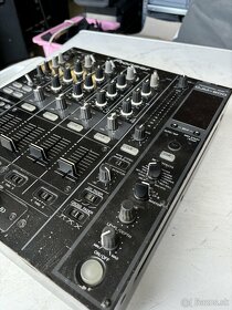 Pioneer DJM 800 - 2