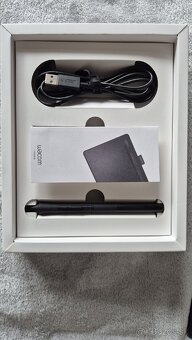 Wacom intuos bluetooth - grafický tablet - 2