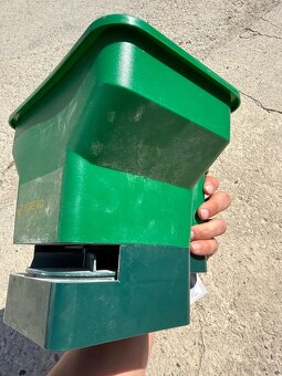 Rozmetať sypkých materiálov - 2