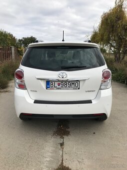 TOYOTA VERSO - 2