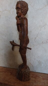 Drevená exotická soška AFRIČAN - 2