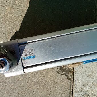 Pneumaticky piest festo - 2
