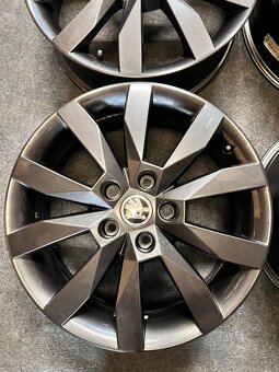 5x112 R17 originál disky Škoda Octavia - BLACK - - 2