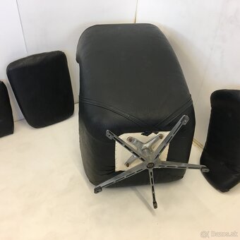 Velke retro kozenkove otocne kreslo usiak Up Zavody - 2