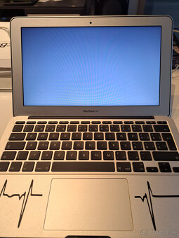 Na súčiastky bez HDD Apple A1370 Mac book - 2