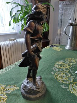SOSKA ZENA Z KOSIKOM - 2