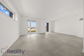 Priestranná novostavba rodinného domu v obci Nová Dedinka na - 2