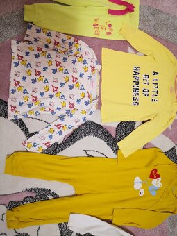 Balík 86/92 a 92 tepláky, tričká, pyžamko, svetrík - 2