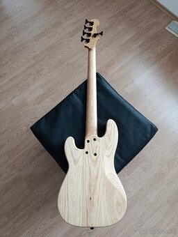 Predám robené gitary a basu - 2
