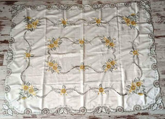 Retro vyšívané obrusy - 2