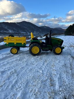 Originálny PegPerego John Deere elektrický traktor - 2